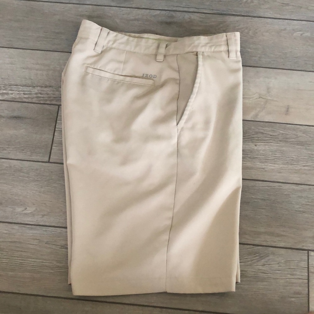 IZOD Beige Chino Short size 32